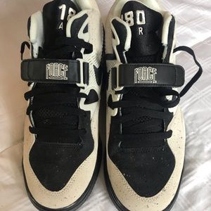 Nike Men’s Air Force 180 (Charles Barkley)